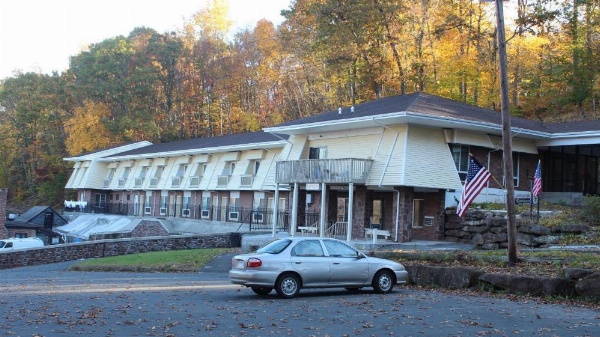 Passport Inn and Suites - Middletown image 21